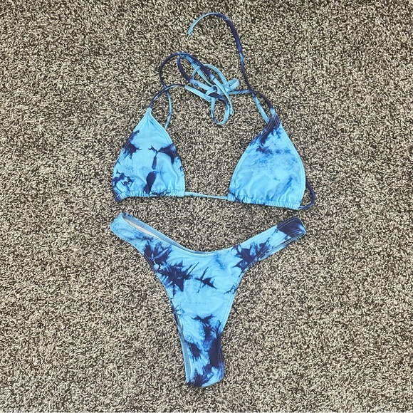 Three piece blue SHEIN tie dye bikini set - Picture 2 of 8